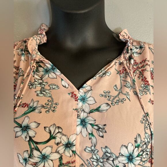 Liz Claiborne Career pink floral blouse - Picture 3 of 9